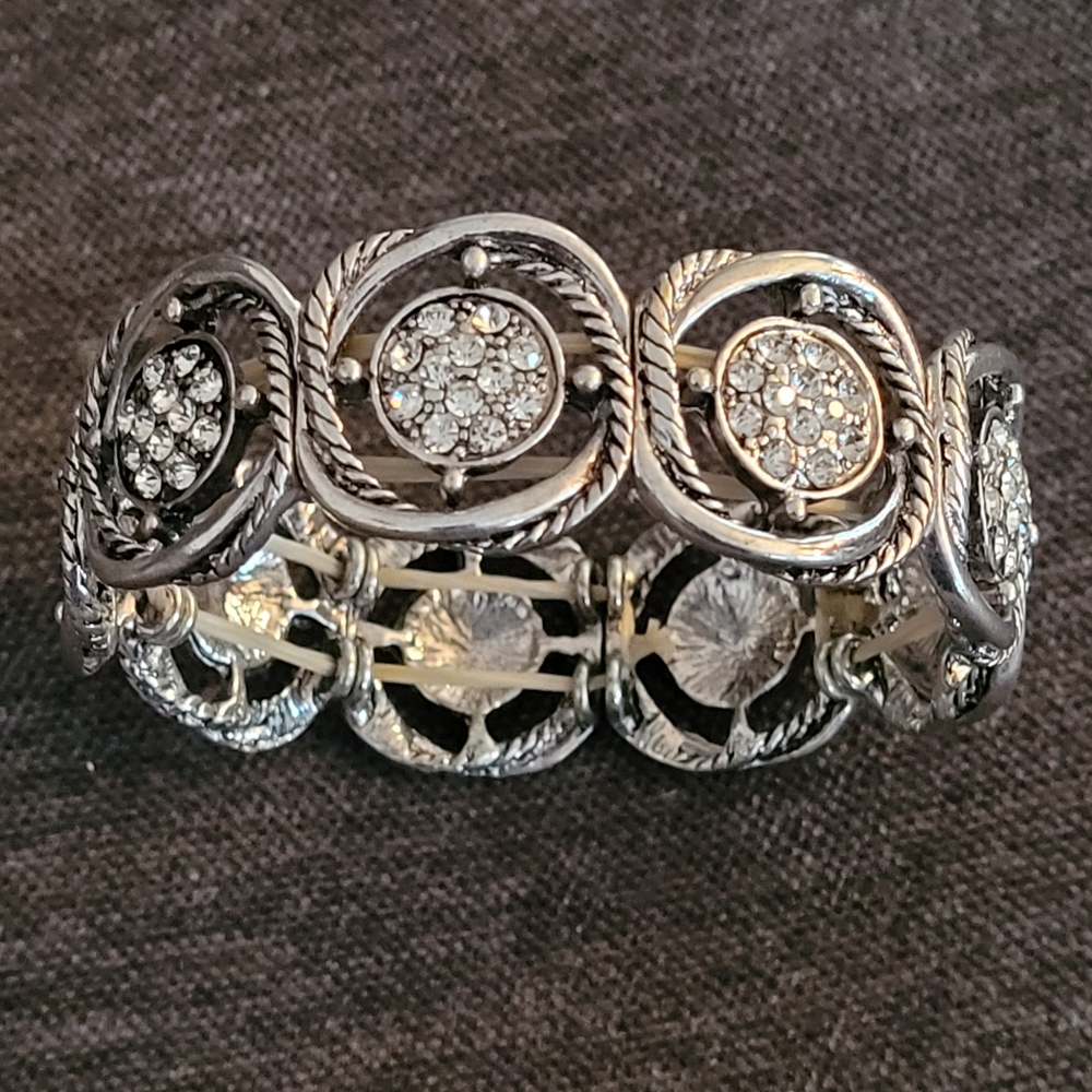 Woman's Stretch Metal Bracelet